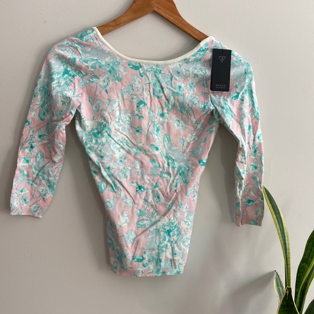 Guess Spring Back Scoop Top, S